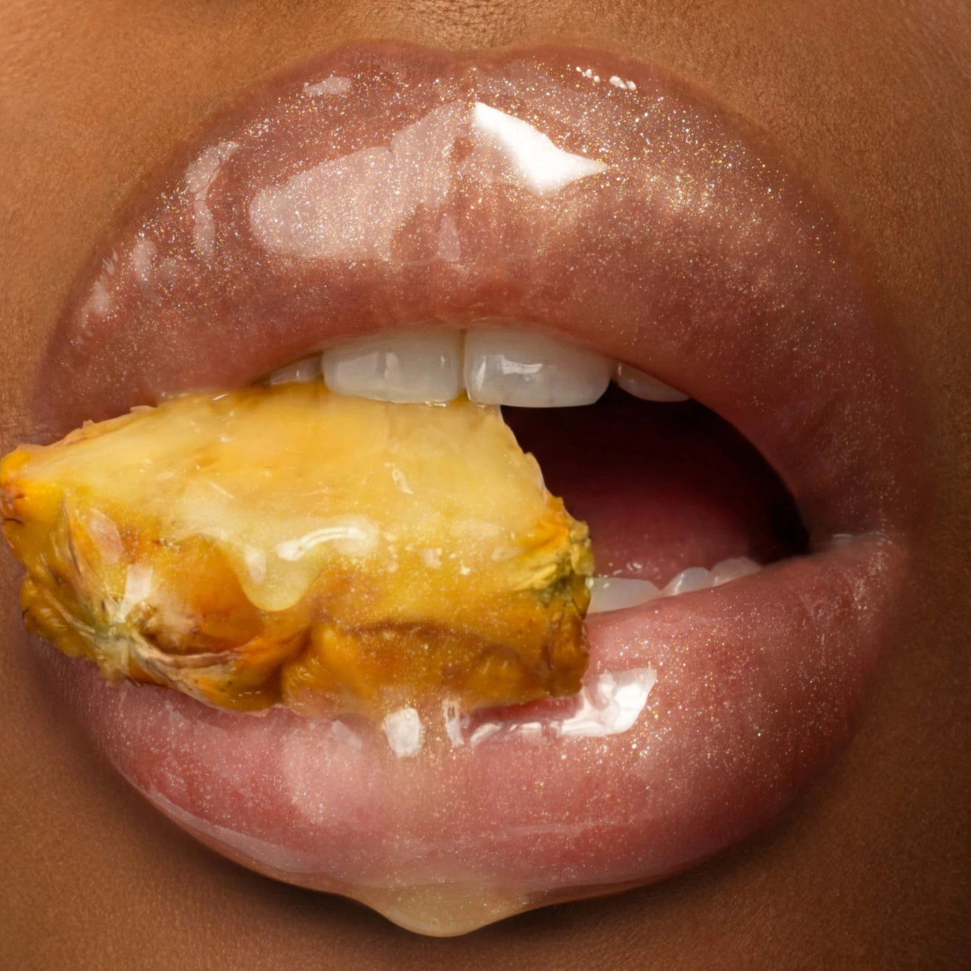 GISOU - Honey Infused Hydrating Lip Oil / Pineapple Pout - Sheer Golden Shimmer