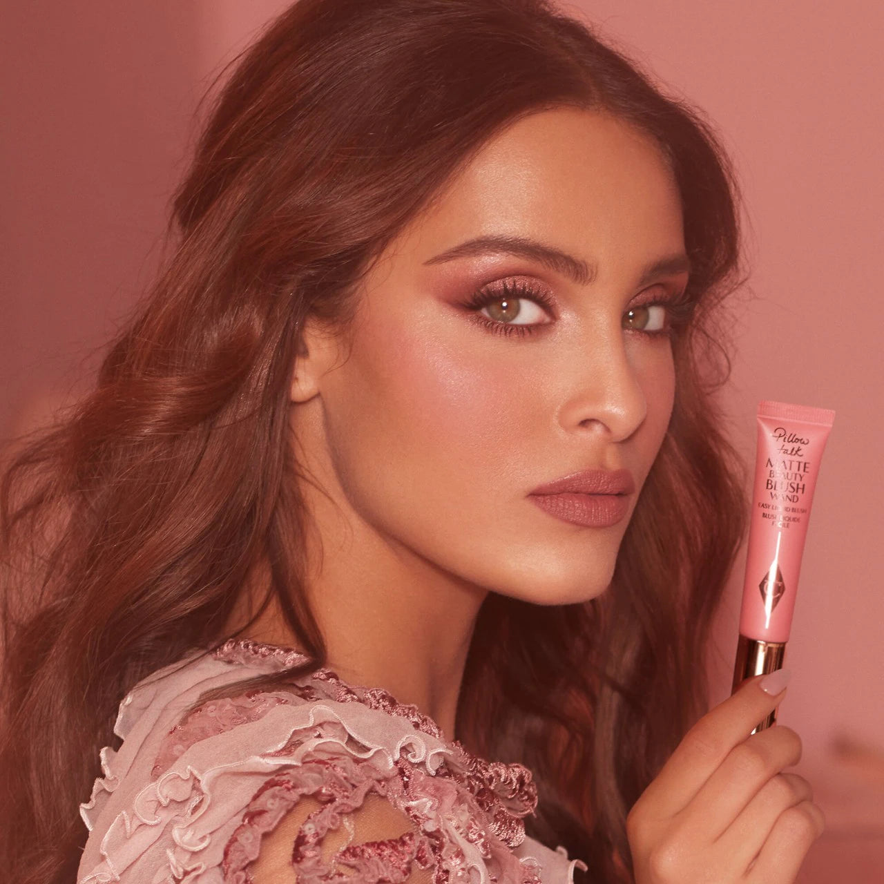 CHARLOTTE TILBURY - Matte Beauty Blush Wand / Pillow Talk